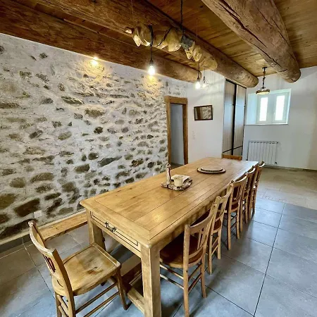 Le Margeride- Corps De Ferme - 3500m2 De Terrain *