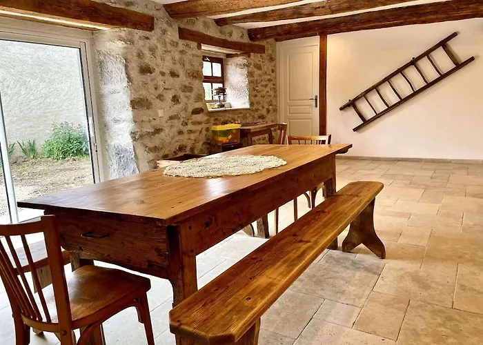 Le Margeride- Corps De Ferme - 3500m2 De Terrain *