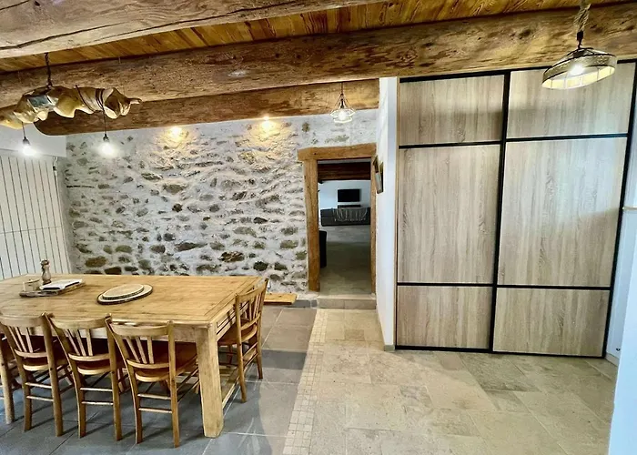 Le Margeride- Corps De Ferme - 3500m2 De Terrain * Ruynes-en-Margeride