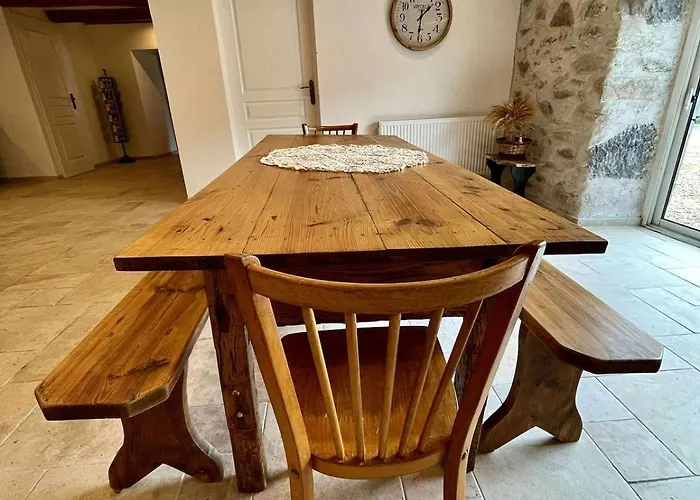 Le Margeride- Corps De Ferme - 3500m2 De Terrain *