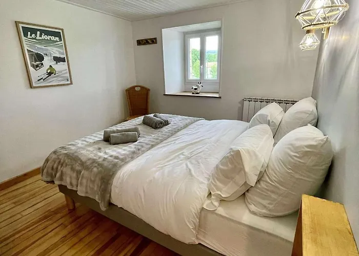 Holiday home Le Margeride- Corps De Ferme - 3500m2 De Terrain Ruynes-en-Margeride