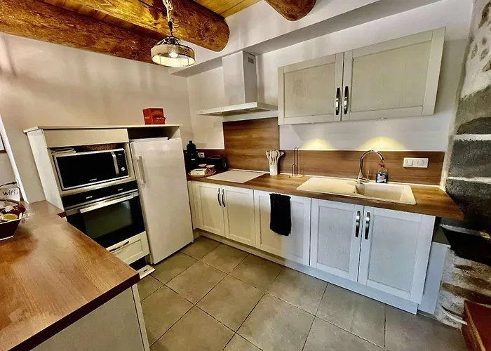 Holiday home Le Margeride- Corps De Ferme - 3500m2 De Terrain *