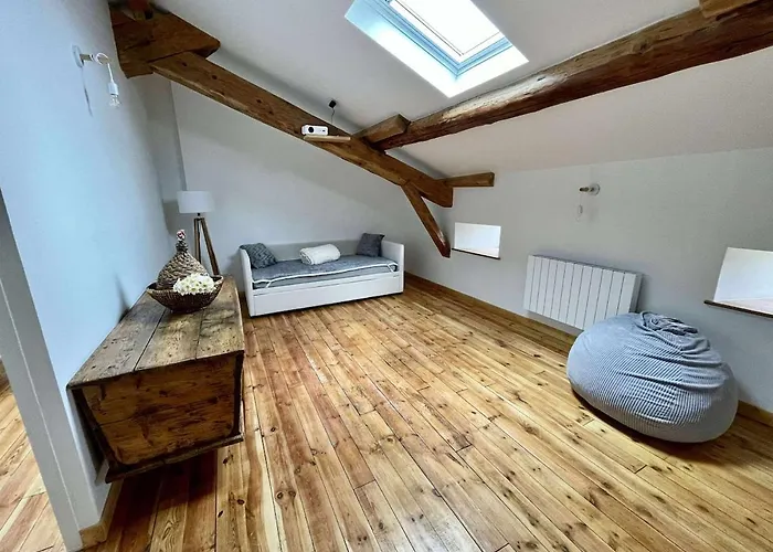 Le Margeride- Corps De Ferme - 3500m2 De Terrain