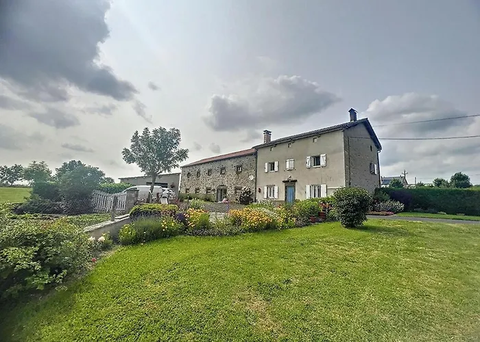 Holiday home Le Margeride- Corps De Ferme - 3500m2 De Terrain